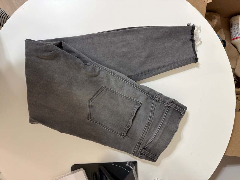 Spanx distressed skinny jeans in vintage gray - Picture 7 of 8